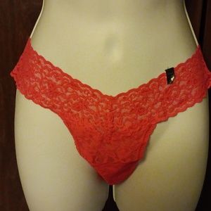 NWT 3 VICTORIA SECRETS LACE THONGS LARGE